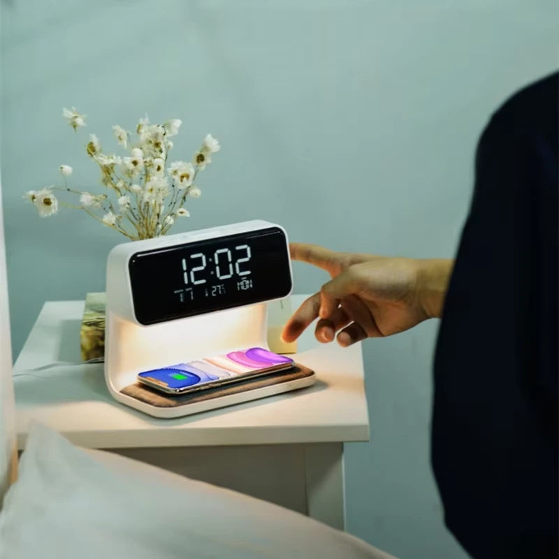 Reloj SmartClock Inteligente con Carga Inalámbrica para Teléfonos